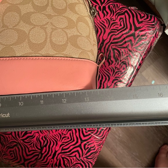 Coach Purse - Picture 7 of 9